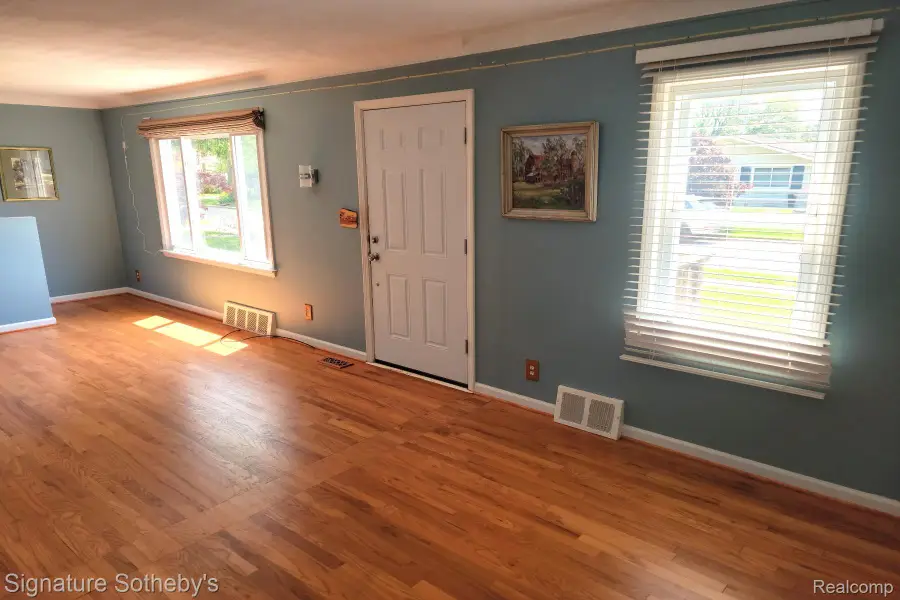 22703 Ridgeway Street, Saint Clair Shores, MI 48080 - #2
