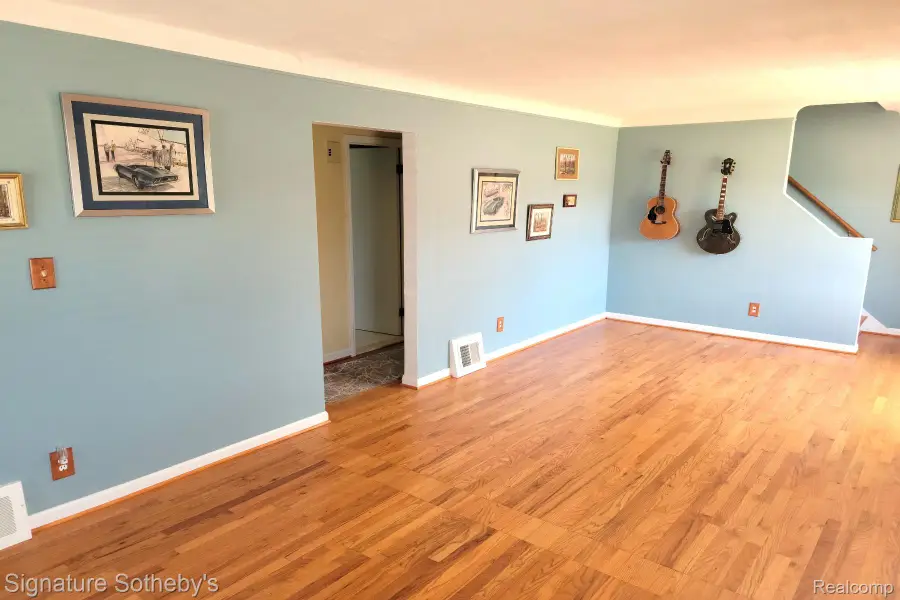 22703 Ridgeway Street, Saint Clair Shores, MI 48080 - #3