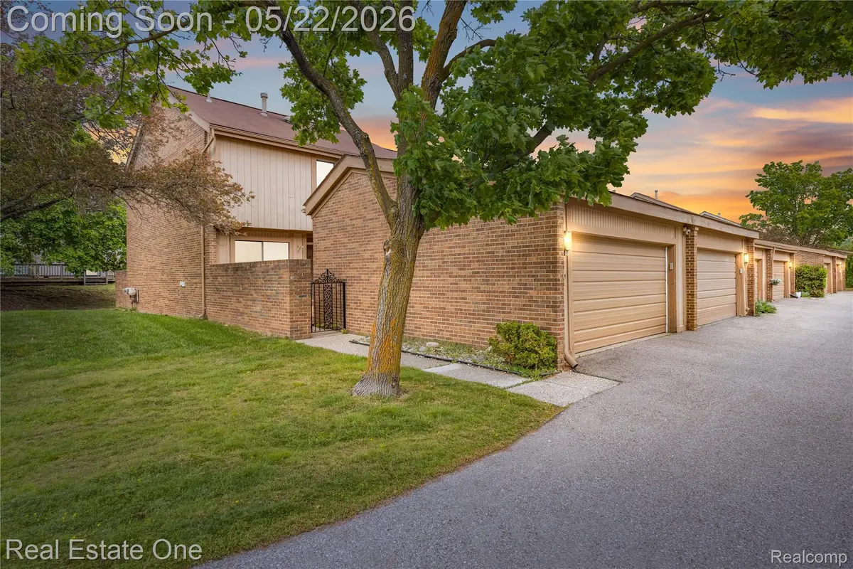 5345 Wright Way W, West Bloomfield, MI 48322 - #1