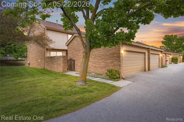 5345 Wright Way W, WestBloomfield, MI 48322