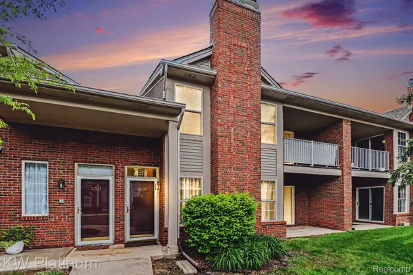 16531 Covington Drive, ClintonTownship, MI 48038
