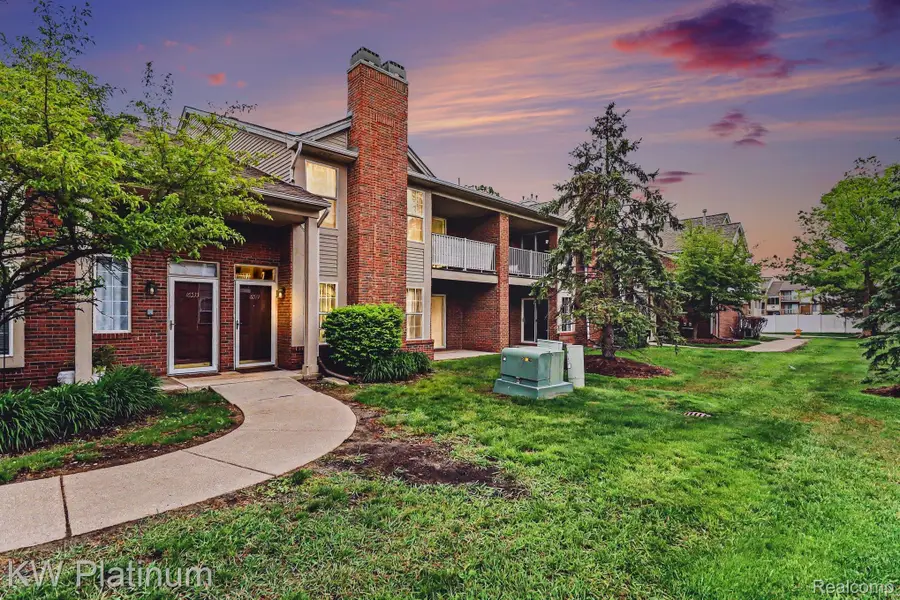 16531 Covington Drive, Clinton Township, MI 48038 - #2