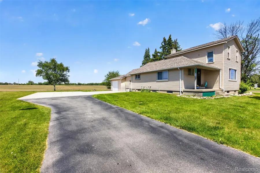 5660 Tittabawassee Road, Saginaw, MI 48604 - #2
