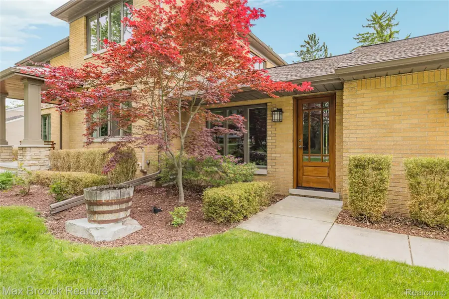 18341 Warwick Street W, Beverly Hills, MI 48025 - #2