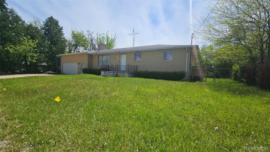 2469 Hatherly Avenue, Flint, MI 48504 - #2