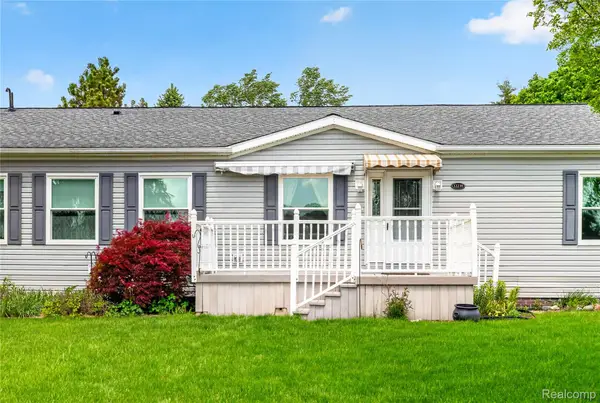 12239 Maple Creek Court, SouthLyon, MI 48178