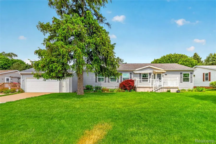 12239 Maple Creek Court, South Lyon, MI 48178 - #2