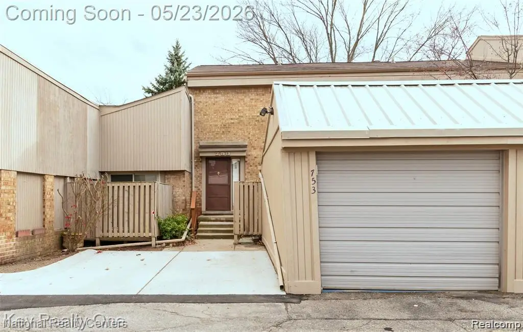 753 Oak Brook Ridge Drive, Rochester Hills, MI 48307 - #1
