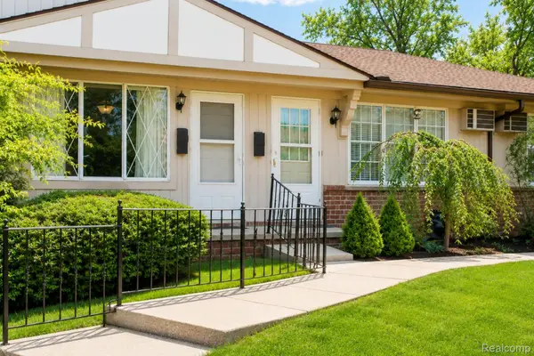 13372 S Horrell Rd. Heritage, SouthLyon, MI 48178