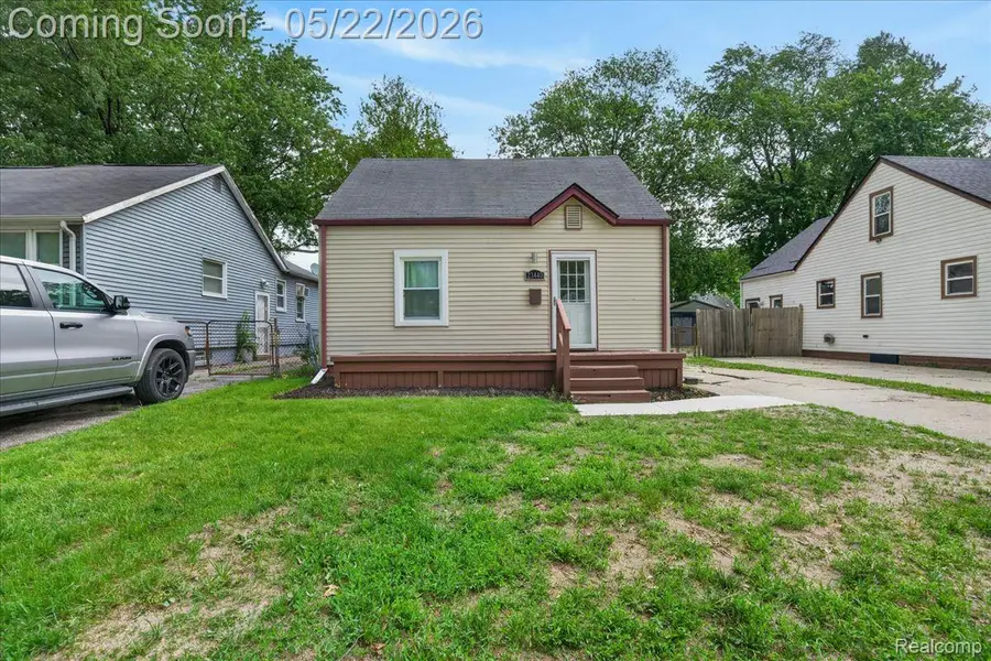 23440 Cayuga Avenue, Hazel Park, MI 48030 - #2