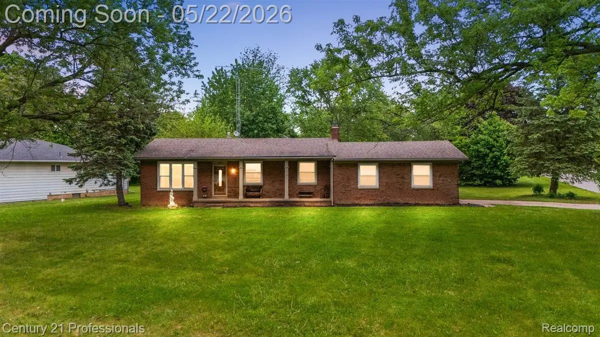 4255 Whispering Oak Drive, Flint, MI 48507 - #1