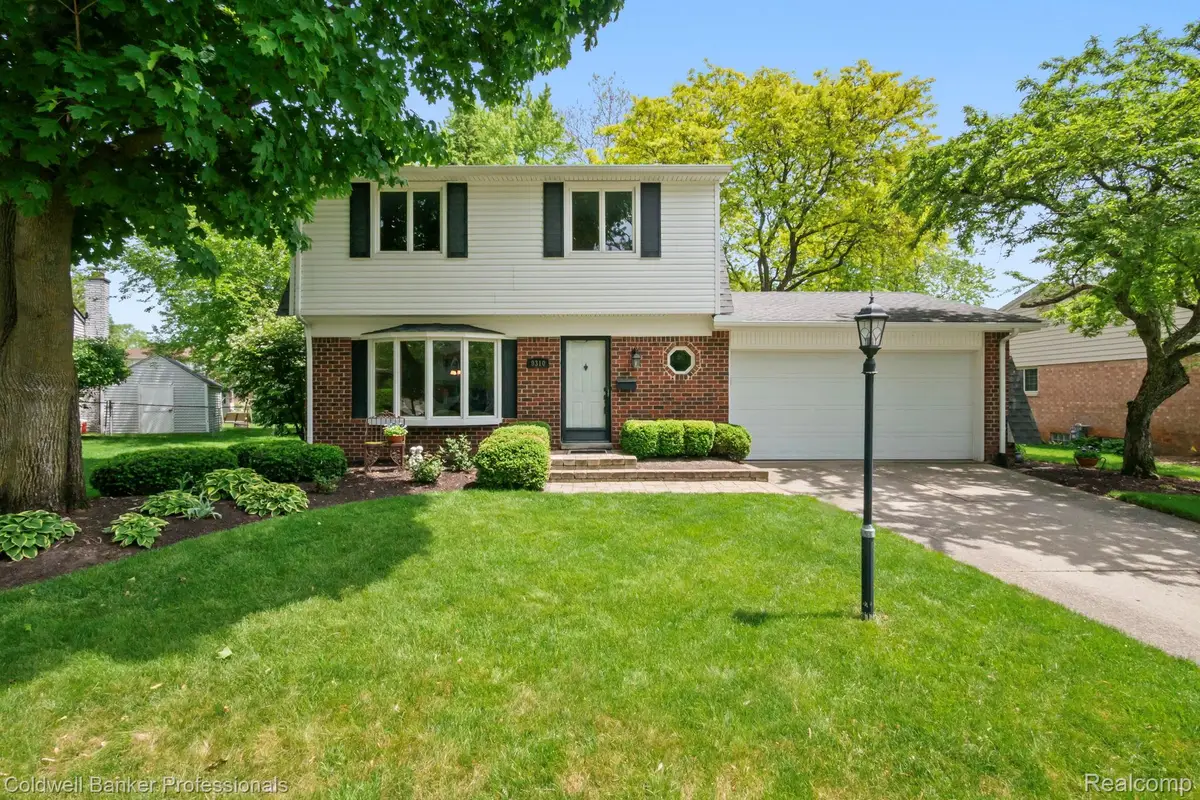 9310 Oakcliffe Drive, Plymouth, MI 48170 - #1
