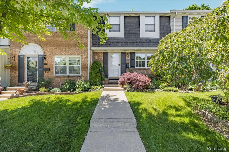 42683 Savoy Court, Northville, MI 48167 - #2