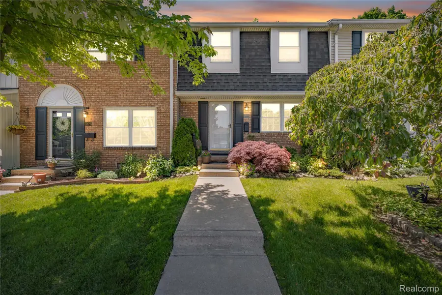 42683 Savoy Court, Northville, MI 48167 - #3