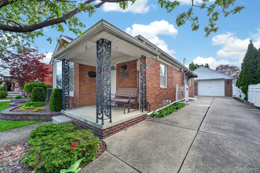 2315 19th Street, Wyandotte, MI 48192 - #2