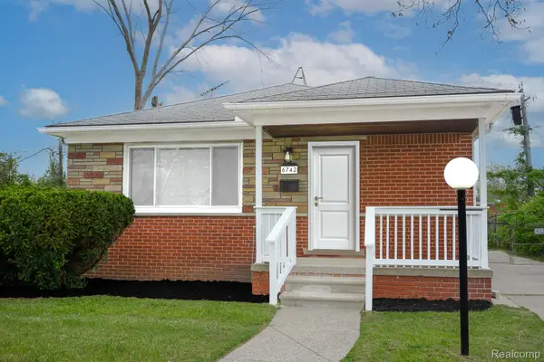 6742 Buhr Street, Hamtramck, MI 48212