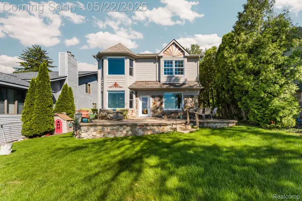 9350 Silverside, SouthLyon, MI 48178