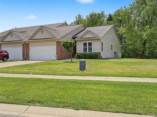 2263 Crystal Crossing Drive, Howell, MI 48843
