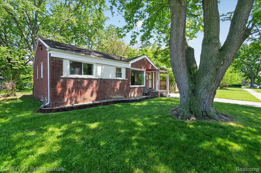 28688 Emerson Street, Inkster, MI 48141 - #2