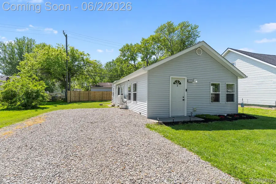4333 Avenue E, Newport, MI 48166 - #3