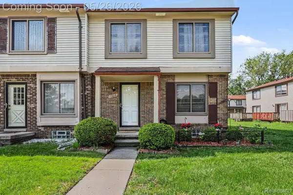 17010 Kingsbrooke Drive, ClintonTownship, MI 48038