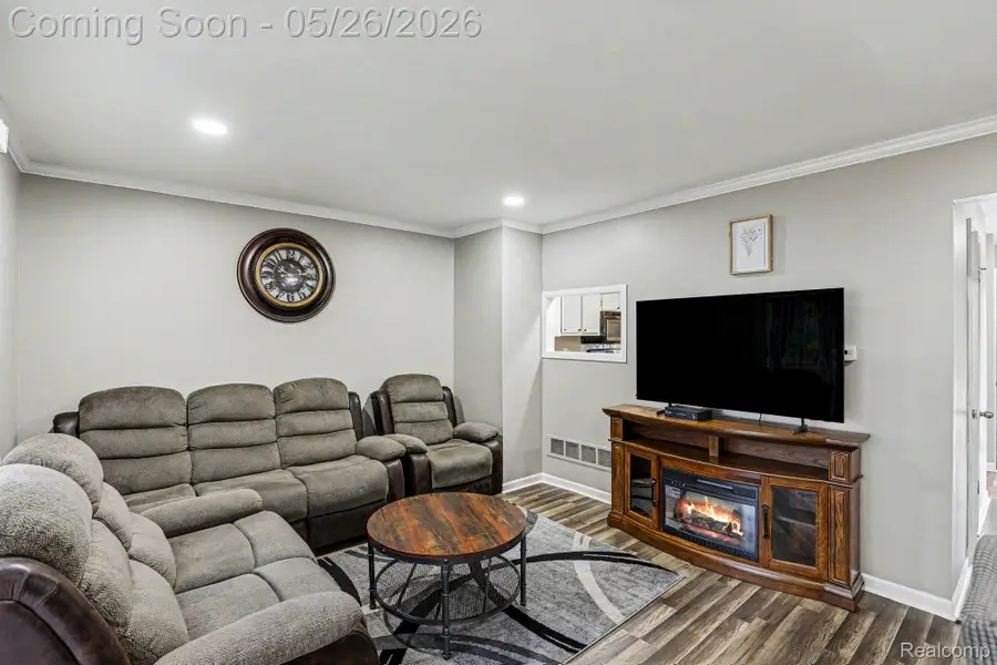 17010 Kingsbrooke Drive, Clinton, MI 48038 - #2