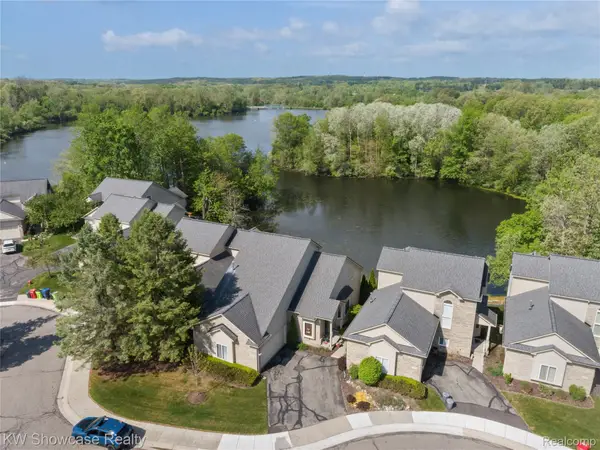 727 Mill Pointe Drive #16, Milford, MI 48381