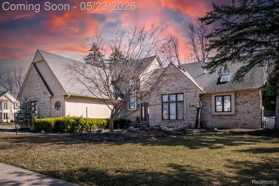41924 Alden Drive, Clinton, MI 48038 - #2