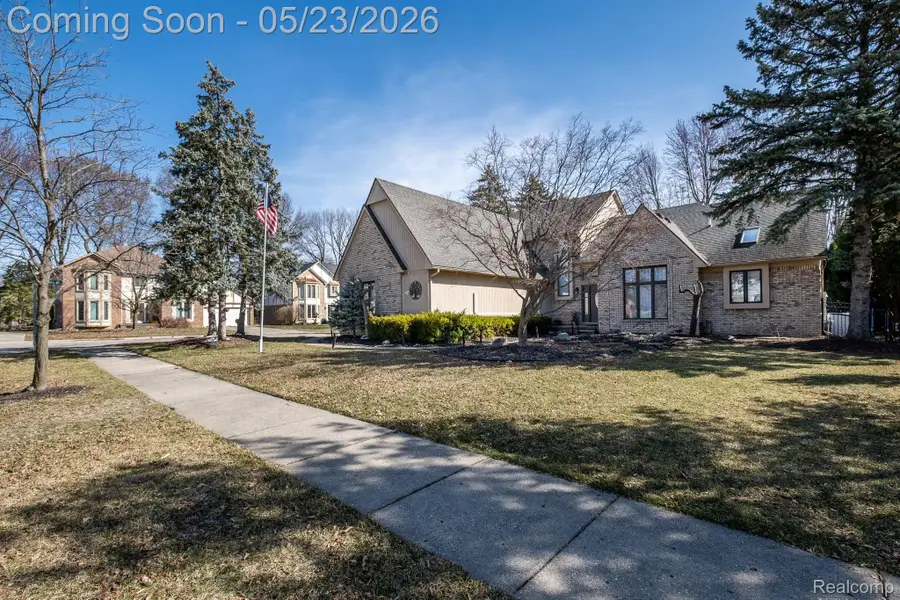 41924 Alden Drive, Clinton, MI 48038 - #3