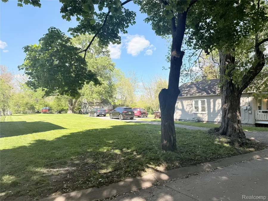 1137 E 8th Street, Monroe, MI 48161 - #2