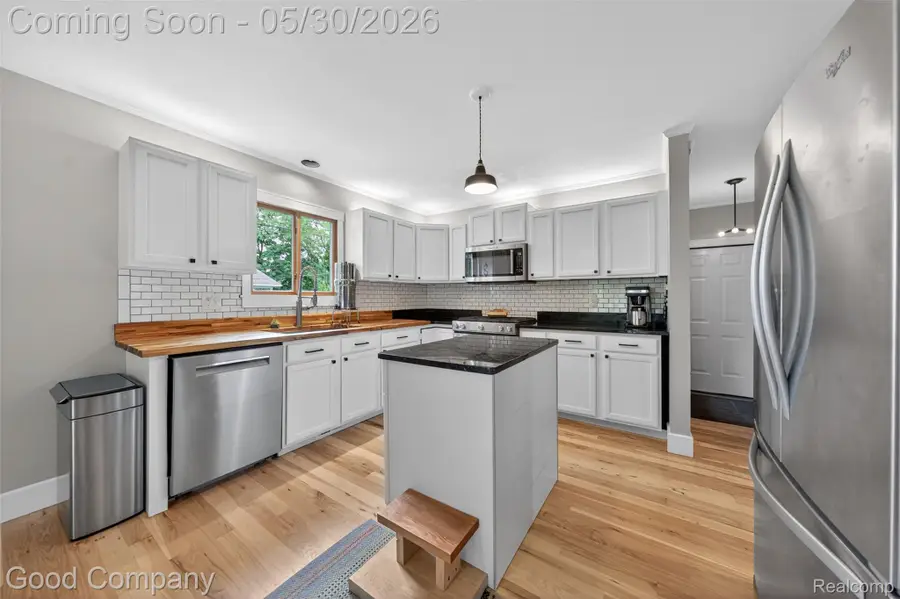 933 Gallaland Avenue, Rochester Hills, MI 48307 - #3