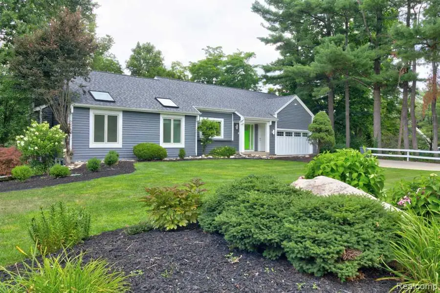 2973 Thorncrest Drive Se, Cascade, MI 49546 - #2