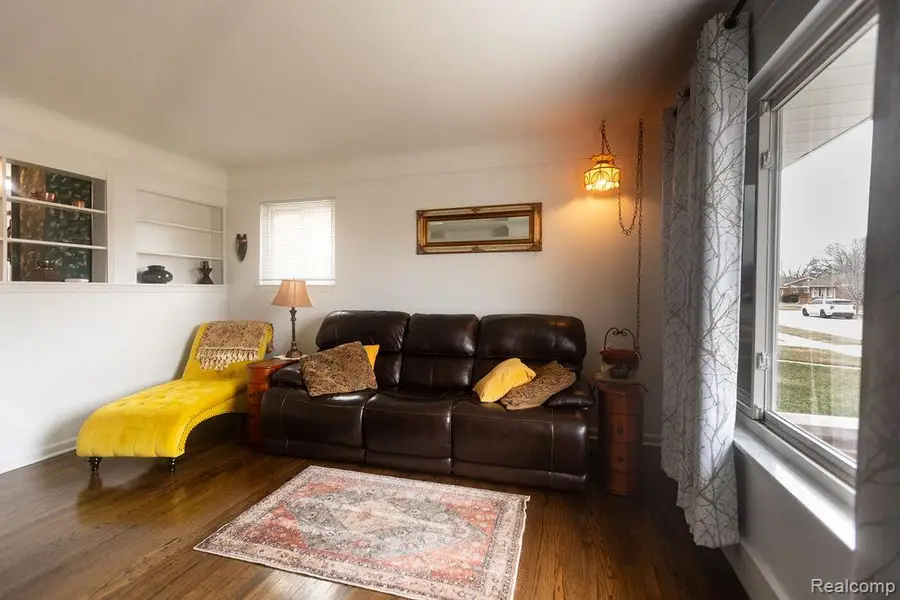 24636 Almond Avenue, Eastpointe, MI 48021 - #3