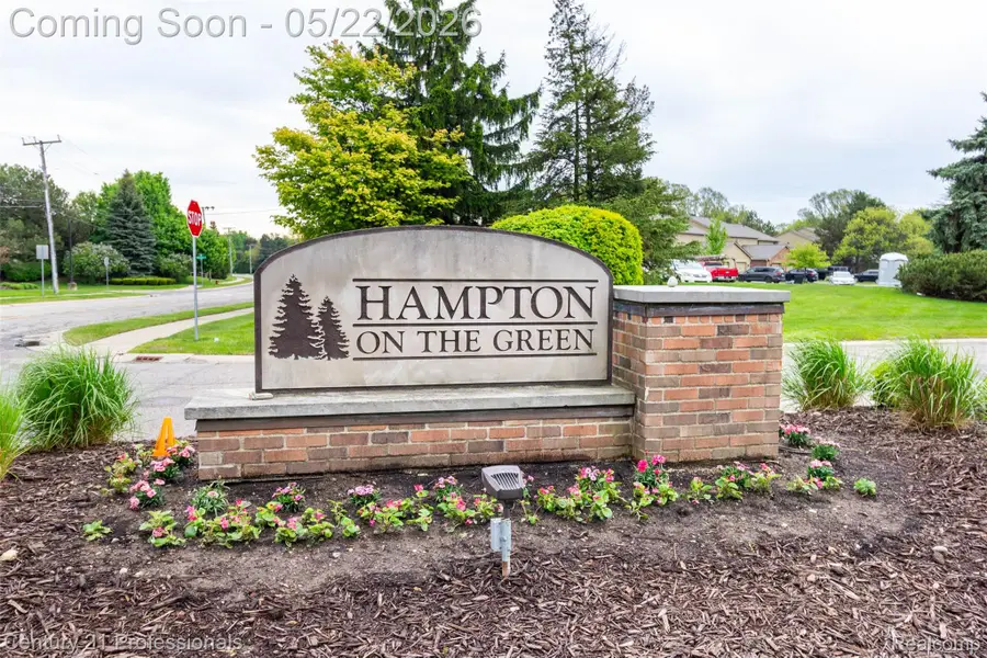 574 Tennyson, Rochester Hills, MI 48307 - #2