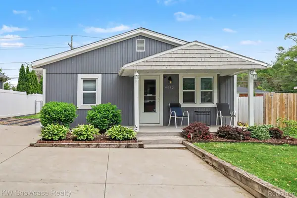 9572 Garden Terrace, CommerceTwp, MI 48382