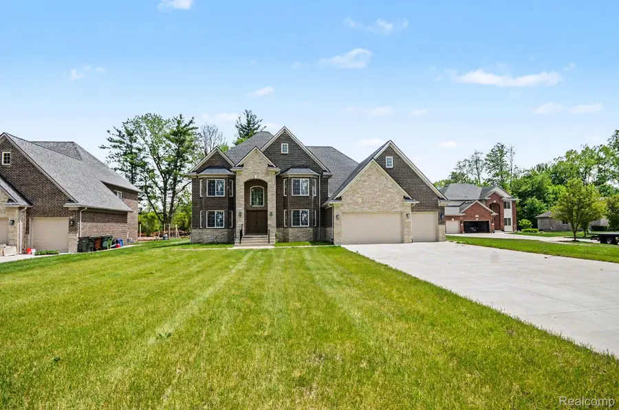 56350 Willow Creek Boulevard, Utica, MI 48316 - #3