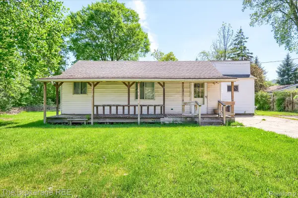 2453 Clarice Avenue, Burton, MI 48519