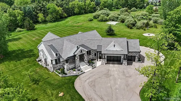 5015 Birch Drive, Davisburg, MI 48350