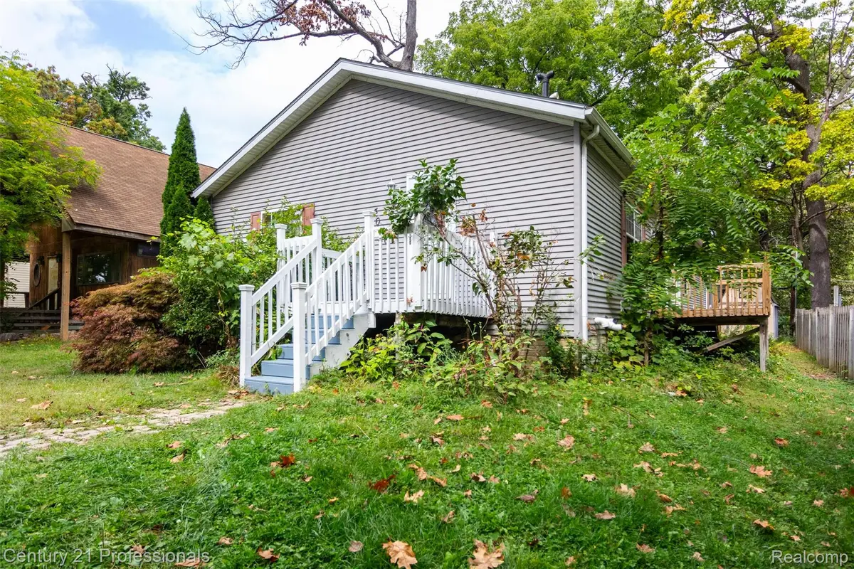 4080 Cass Elizabeth Road, Waterford, MI 48328 - #1