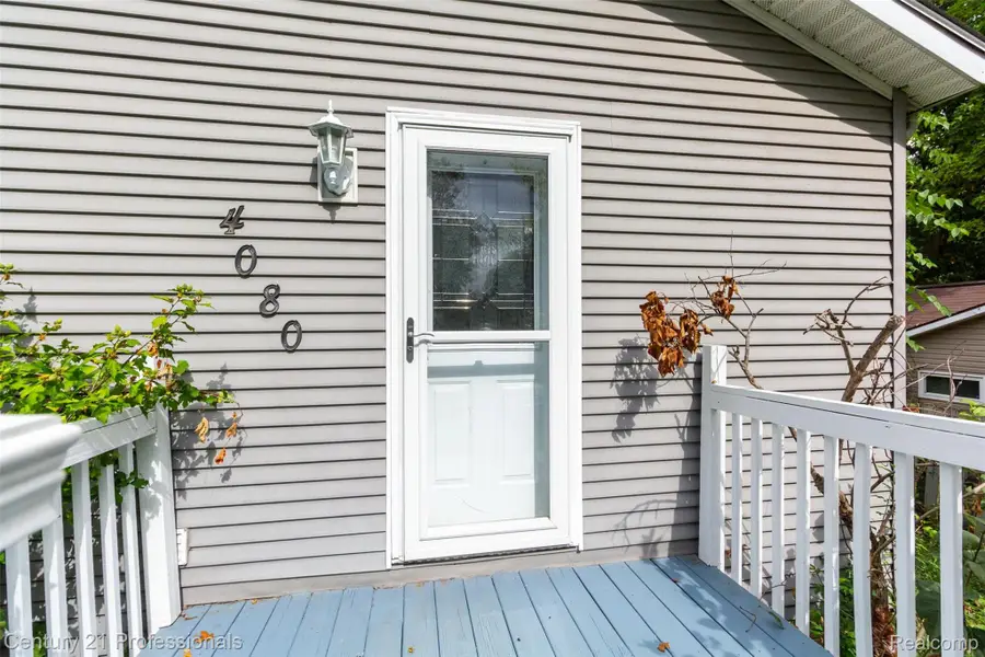 4080 Cass Elizabeth Road, Waterford, MI 48328 - #2
