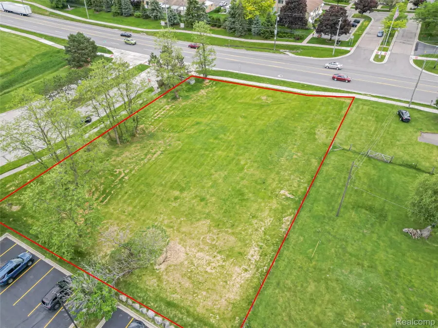 50272 Grand River Avenue, Wixom, MI 48393 - #3