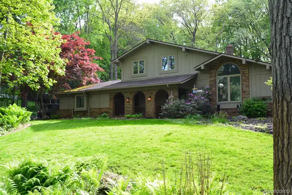 6015 Sundance Trail, Brighton, MI 48116