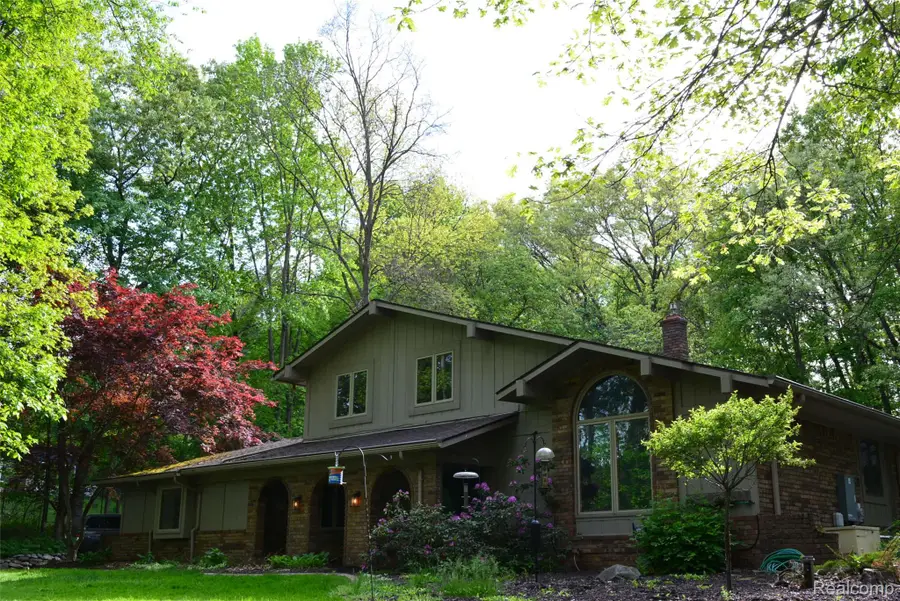 6015 Sundance Trail, Brighton, MI 48116 - #3