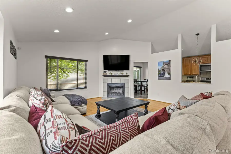 2481 Woodmont Drive E, Canton, MI 48188 - #3