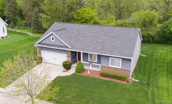 2740 Diane Marie Court, Waterford, MI 48329