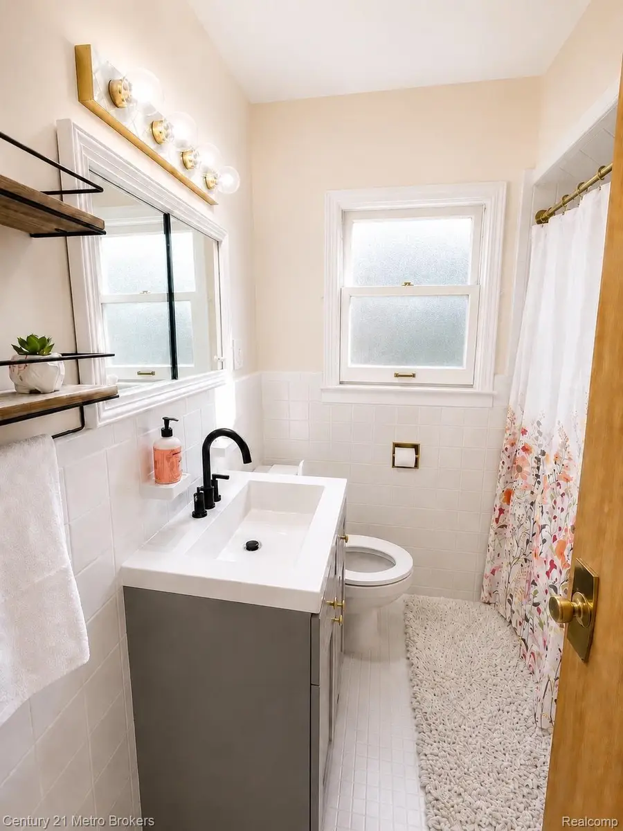 2208 Windemere Avenue, Flint, MI 48503 - #3