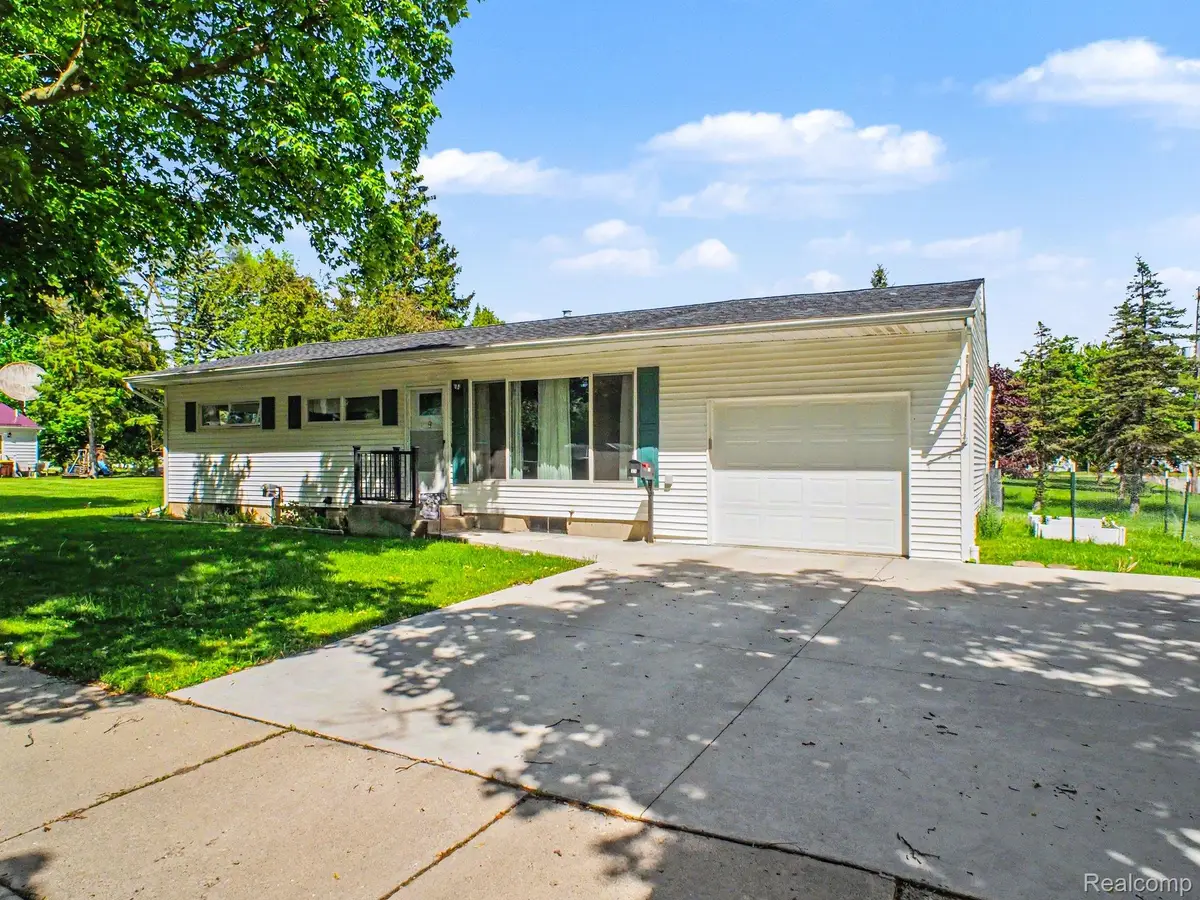 425 Rockingham Avenue, Alma, MI 48801 - #1
