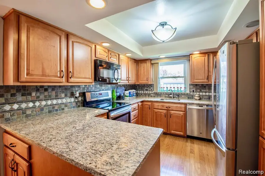 4426 Knightsbridge Lane, West Bloomfield, MI 48323 - #2