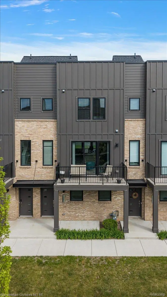 1083 Hampton Circle, Detroit, MI 48207 - #2