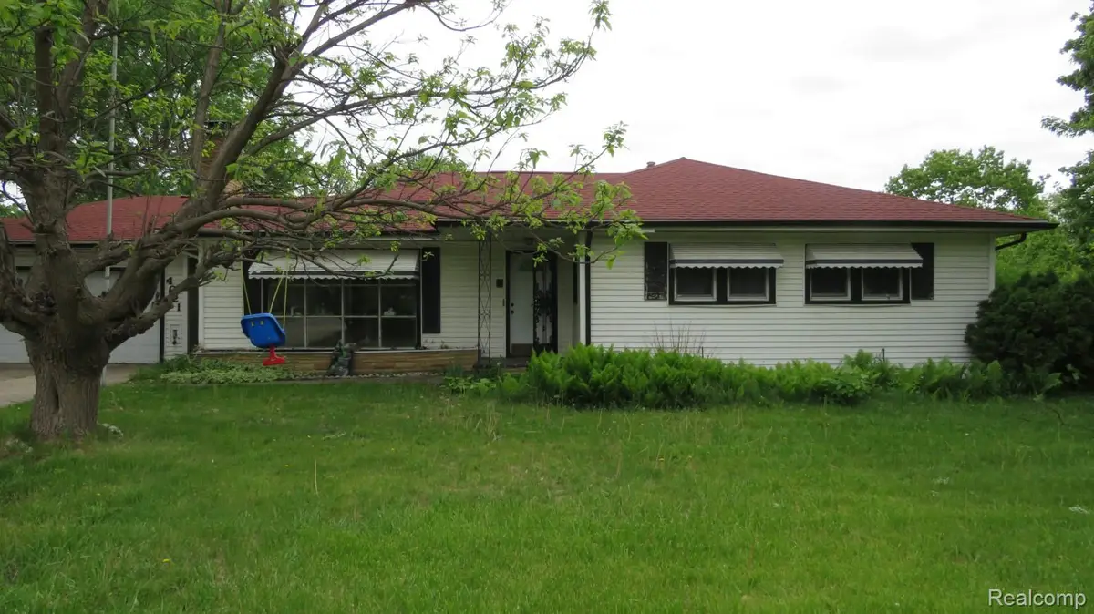 4621 S Martin Luther King Jr Boulevard, Lansing, MI 48910 - #1